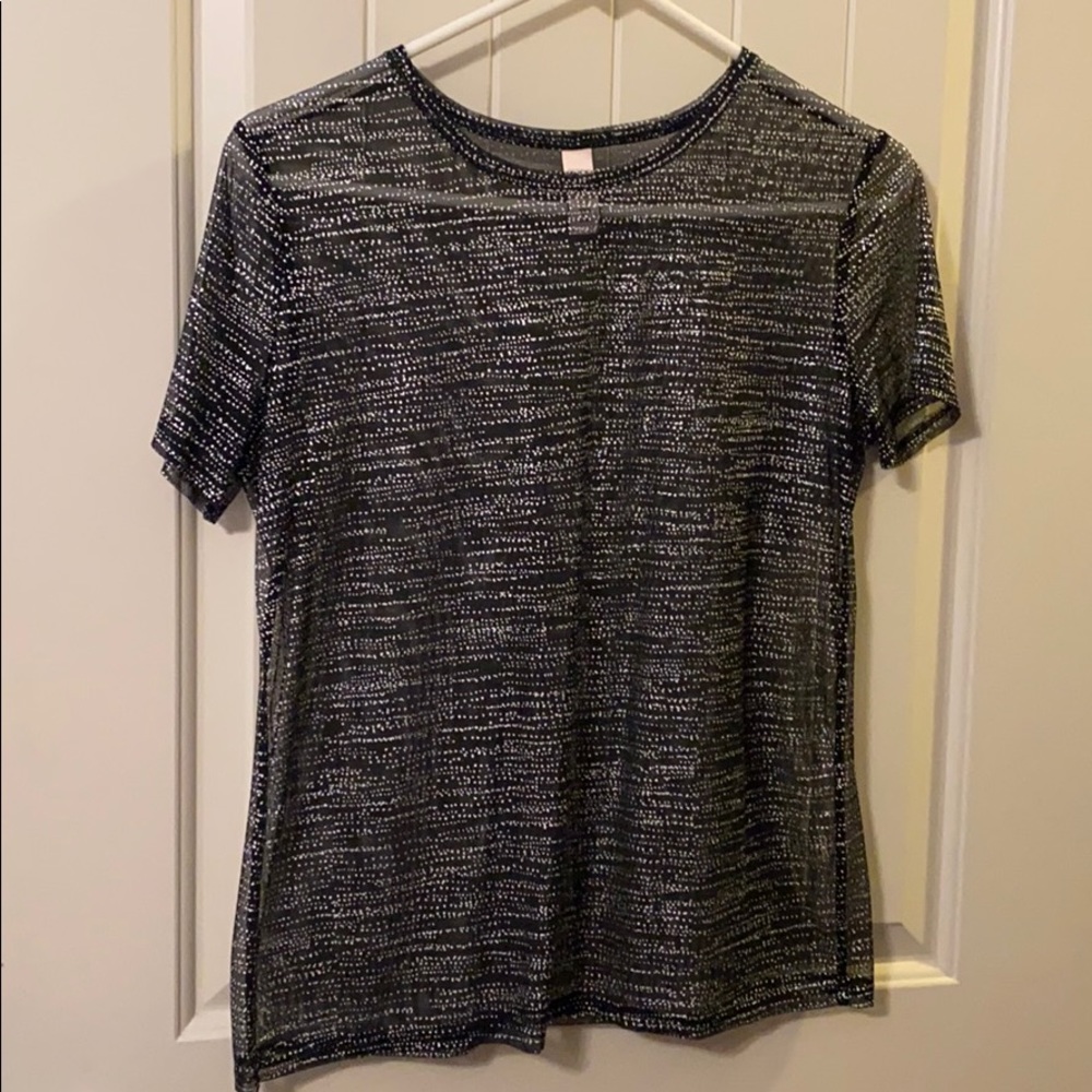 Medium VS Mesh tee